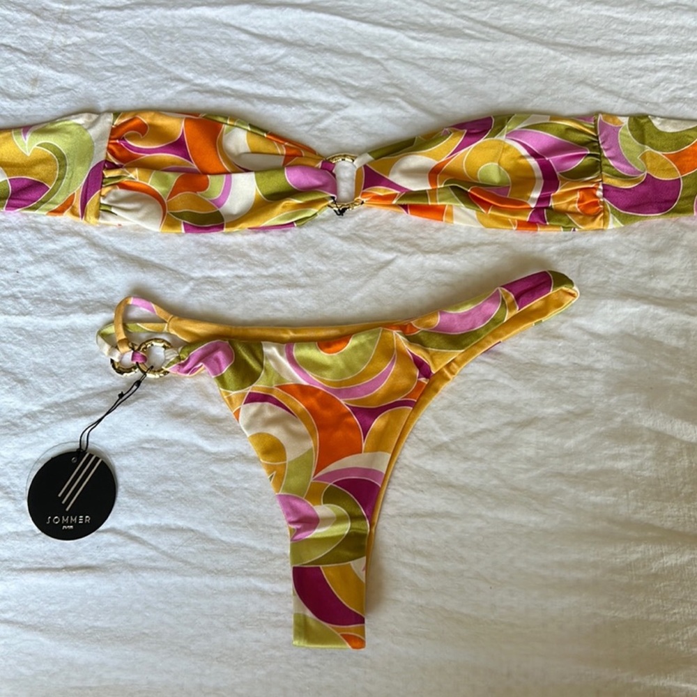NWT SOMMER SWIM SET SIZE MEDIUM